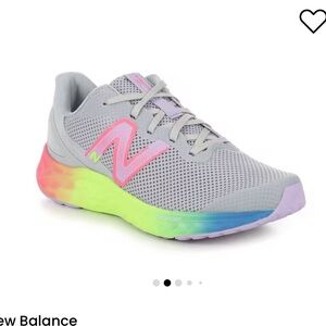 NEW BALANCE Girls Arishi V4 running shoes size 1
New without tags!